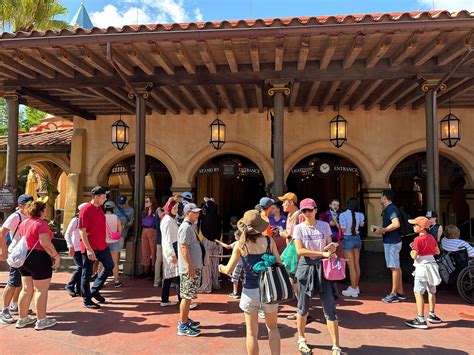 Magic Kingdom Gets Off To a Glitchy Sunday Morning With Several Ride ...