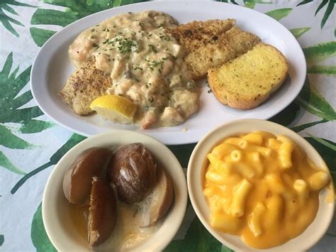 CAPT'N SNAPPER'S MARINA BAR & GRILL, Dauphin Island - Restaurant ...