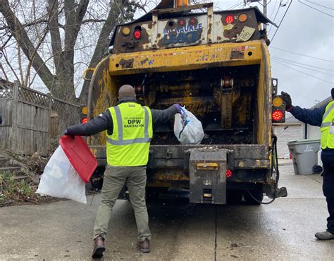 Everything You Need to Know About Milwaukee Garbage Pickup - WealthInWastes