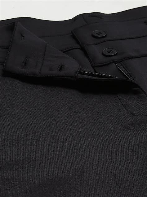 Alcis Nari Black Solid Slim Fit Rapid-Dry Sports Capris WRL15B1-S