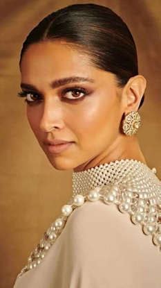 5 Trendy Hairstyles By Bollywood Divas For Engagement Ceremony