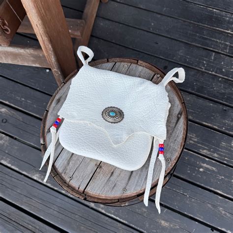 WHOLオリジナル メディスンバッグ エルクレザー バイカー ライダー INDIAN ネイティブ 本革 鹿革 手縫い レザーポーチ ホワイト ...