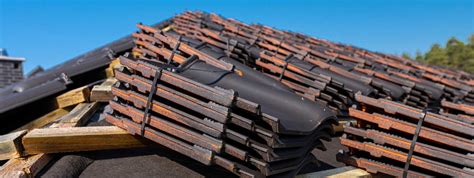 Tile Roof Installation 的图像结果