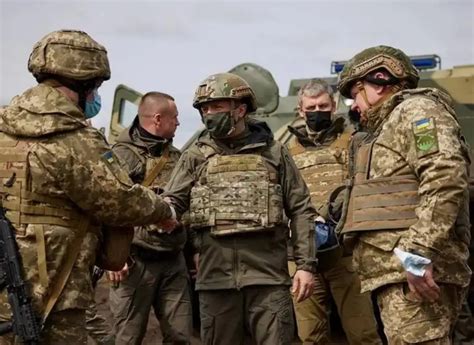 俄罗斯乌克兰冲突中各自投入多少兵力？