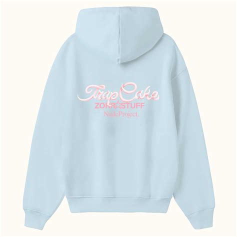 Nude Project crea las sudaderas exclusivas de Trap Cake, el nuevo álbum de Rauw Alejandro