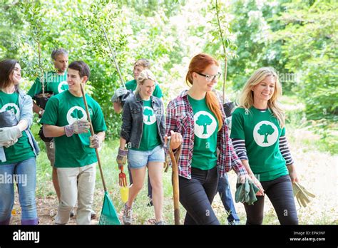 Volunteering 的图像结果