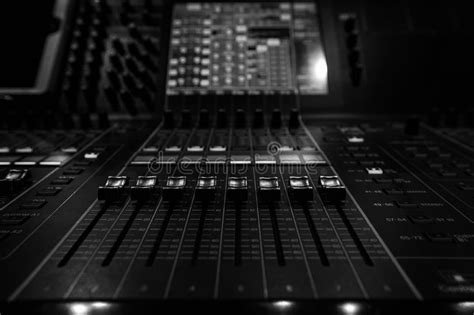 Sound Control Panel Windows 7 的图像结果