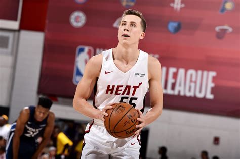 Miami Heat guarantee Duncan Robinson's contract for 2019-20 season