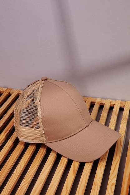 Creative trucker hat still life | Free Photo