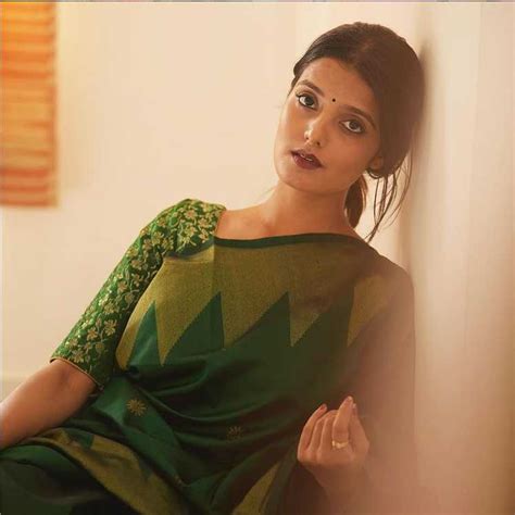 Book Deesha Katkar for Brand Endorsements, Events or Video Wish!