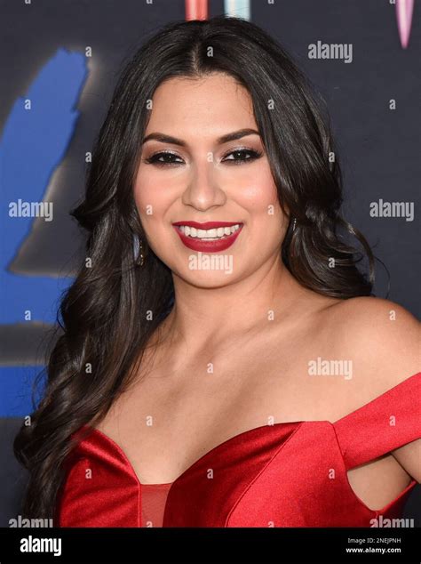 15 febbraio 2023 - Burbank, California - Joey Marie Urbina. Red Carpet ...