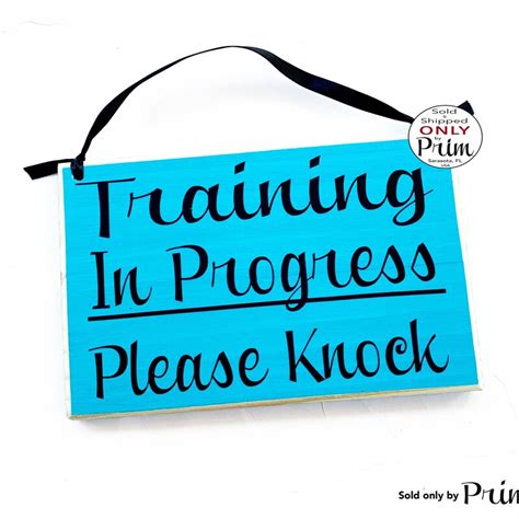 Training in Progress Sign 的图像结果