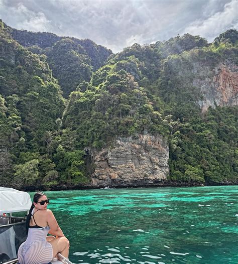 PIA🇹🇭 | Vibe check: 🫧🥥☀️👙🌊 | Instagram