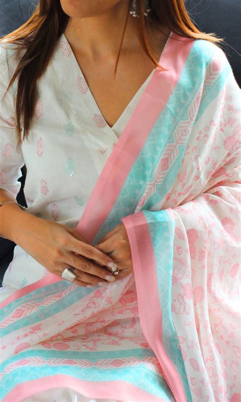 Cotton White & Pink Weaved Kurta with Mul Printed Dupatta – Baareeki