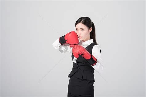 男性户外运动戴拳击手套锻炼元素素材下载-正版素材400350530-摄图网