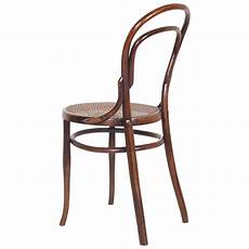 divanetto thonet coppia sedie thonet in faggio curvato e paglia di vienna divanetto thonet coppia sedie thonet in faggio curvato e paglia di vienna