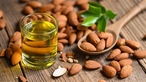 Eyebrow Growth Oil: Best Oils & How to Use