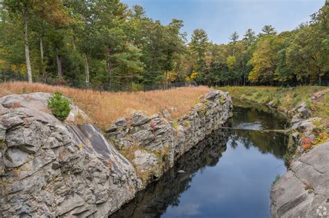 Uxbridge, MA City Guide | About Living in Uxbridge - Homes.com