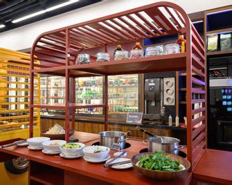 Vietnam Hotels: Compare Hotels in Vietnam from ₹ 576/night on KAYAK