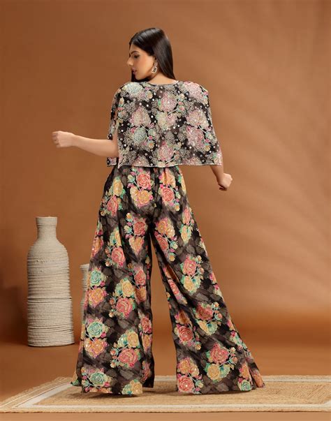 Buy Black Gardenia Floral Printed Fusion Set – Roopkala