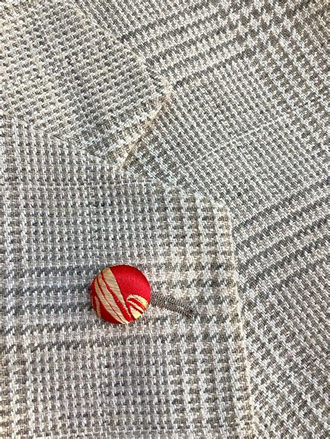 Red Gold Men Lapel Pins Men Silk Button Bamboo Lapel Pins Custom Red ...