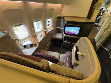 Gulf's least WOW, First Class review on Qatar Airways' 777/300 - The ...