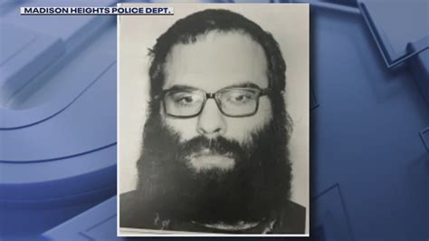 Man arrested after leaving scene of fatal car vs. pedestrian crash in ...