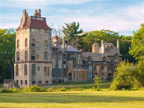 23 Beautiful American Castles That Feel European