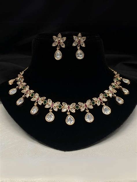 Buy Gold Plated Traditional Floral Design Kundan Studed Necklace Online ...