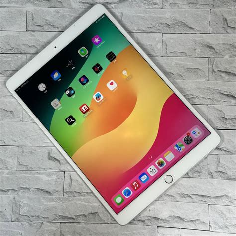 Yahoo!オークション - Apple iPad Pro 10.5インチ Wi-Fi+Cellular AU 2...