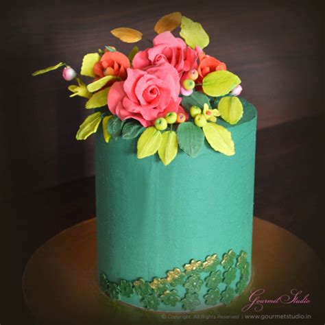 Modern Tall Cake & Edible Gum Paste Flowers - Professional Courses in ...