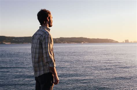 How Far Can the Human Eye See? - Dr. Henslick Vision Center