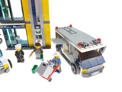 Bank & Money Transfer - LEGO set #3661-1 (Building Sets > City)