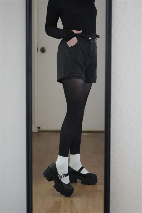 Who doesn’t love a cute pair of Mary Janes! : r/FemboyFashion