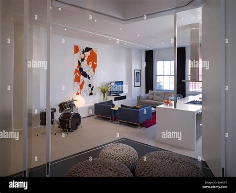Open plan studio apartment on Broadway, Hollywood, Los Angeles ...