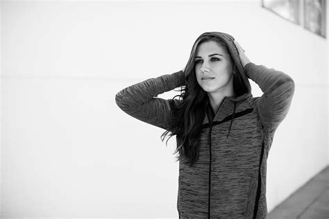 Alex Morgan Style 的图像结果