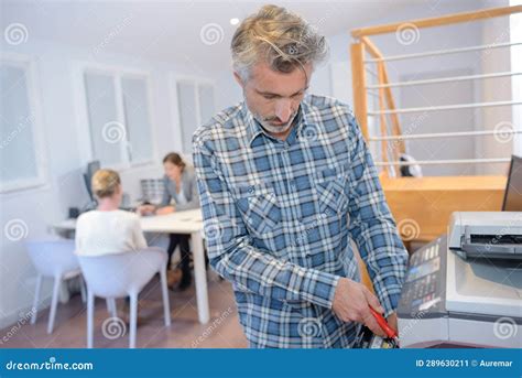 Copy Machine Paper Jam 的图像结果