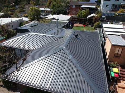 Metal Roof Decking Construction