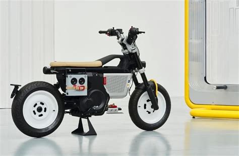 BMW Motorrad reveals CE 02 x Vagabund customised EV | Autocar Professional