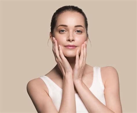 दाग-धब्बे हों या फिर कील-मुंहासे और झुर्रियां, त्वचा से जुड़ी कई ...