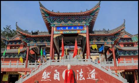 枣阳汉城，是集汉代建筑精华与古典园林景观为一体的大型复古建筑群
