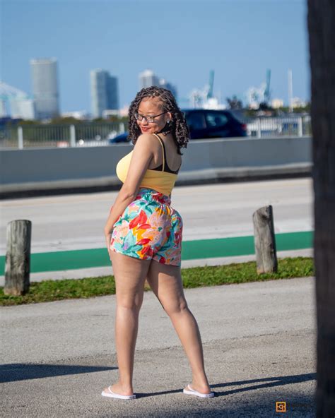 BELLE 🍑 (@belle.bottomz) • Instagram photos and videos