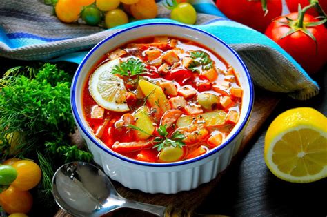 Суп солянка с оливками колбасой лимоном и огурцами рецепт фото пошагово ...