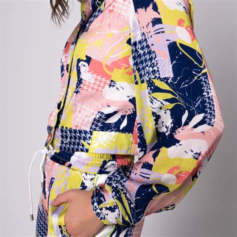 Womens Wear Obstacle Crafted For Strong Style Statements