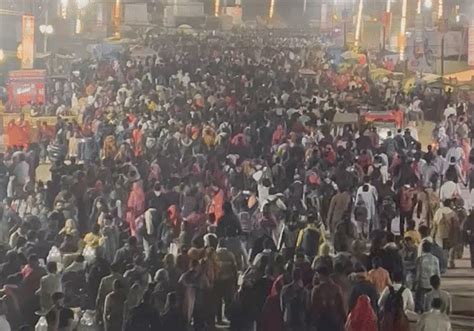 1.65 lakh devotees traveled via Western Railways's Mahakumbh special trains