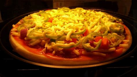 披萨的做法_【图解】披萨怎么做如何做好吃_披萨家常做法大全_榛果keke_豆果美食
