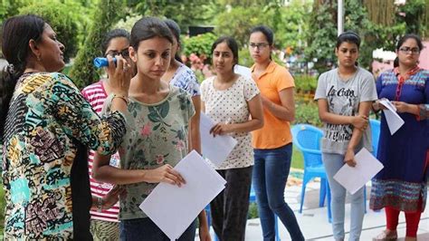 NEET 2023: एग्जाम के दौरान ब्रा और पेंटी तक किए गए चेक, लड़कियां खुले ...