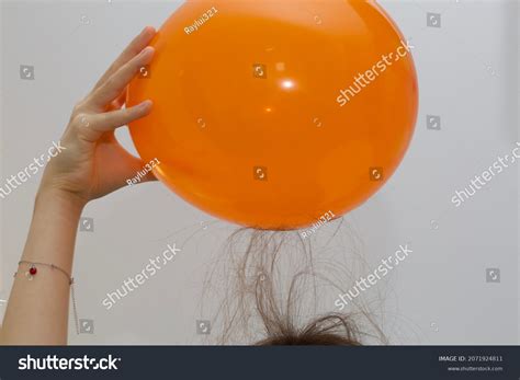 Static Electricity 的图像结果