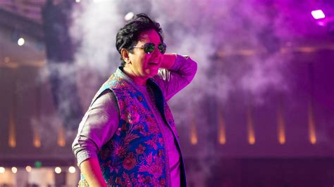 PHOTOS | Navratri 2025 Day 1: Falguni Pathak performs her most popular ...