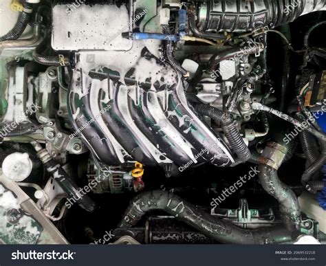 How to Clean Engine Compartment 的图像结果